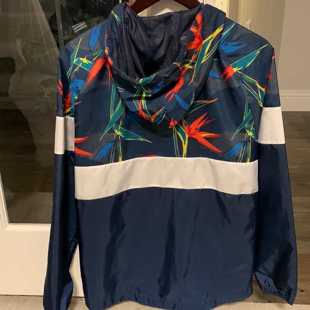 🤙🏻 Used Like new windbreaker men’s size small